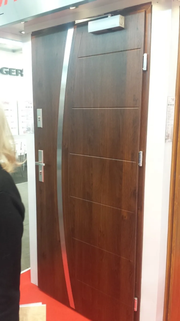 drzwi stalowe KMT z aplikacją inox 16-1